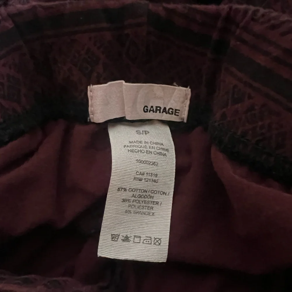 Garage Aztec print leggings, burgundy and black, size small - Picture 4 of 4